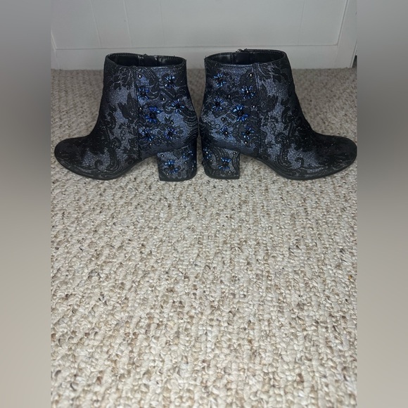 Circus by Sam Edelman Embellishes Booties 7.5 - Picture 6 of 9